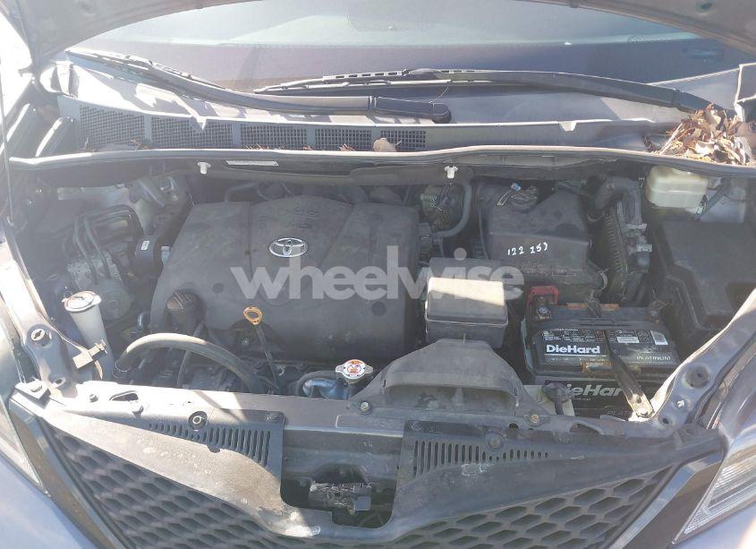 Photo 10 of 2017 Toyota Sienna XLE/LIMITED (VIN 5TDYZ3DC9HS805907)