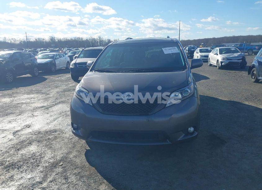 Photo 12 of 2017 Toyota Sienna XLE/LIMITED (VIN 5TDYZ3DC9HS805907)