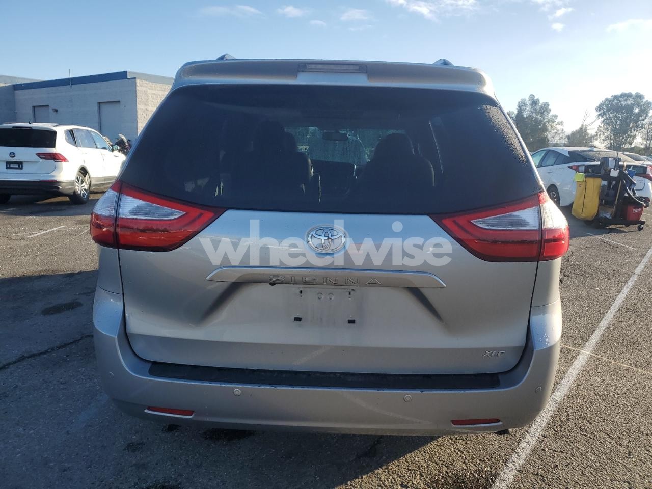 Photo 6 of 2017 TOYOTA SIENNA XLE (VIN 5TDYZ3DC9HS808208)