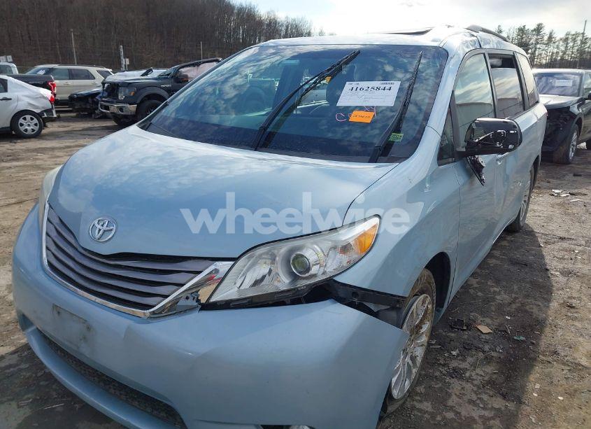 Photo 12 of 2017 Toyota Sienna XLE/LIMITED (VIN 5TDYZ3DC9HS815837)