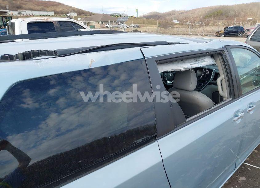 Photo 15 of 2017 Toyota Sienna XLE/LIMITED (VIN 5TDYZ3DC9HS815837)