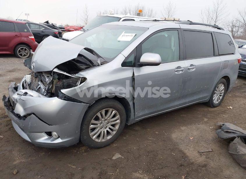 Photo 14 of 2017 Toyota Sienna XLE/LIMITED (VIN 5TDYZ3DC9HS870630)