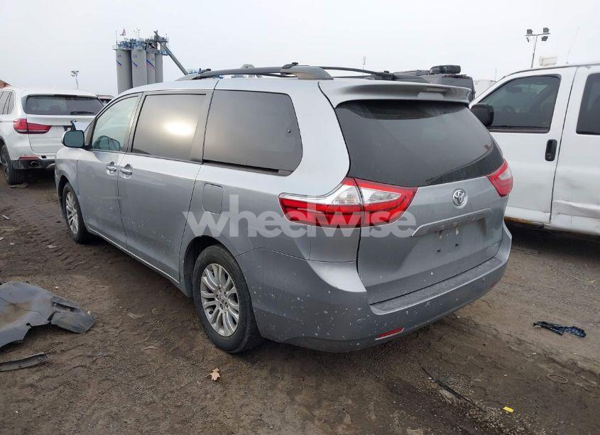 Photo 3 of 2017 Toyota Sienna XLE/LIMITED (VIN 5TDYZ3DC9HS870630)