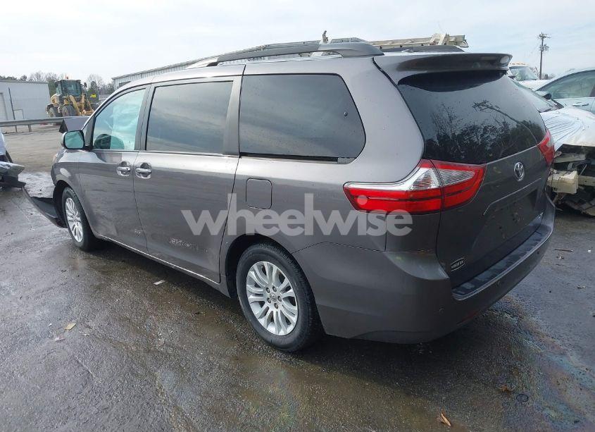Photo 3 of 2017 Toyota Sienna XLE/LIMITED (VIN 5TDYZ3DC9HS875536)