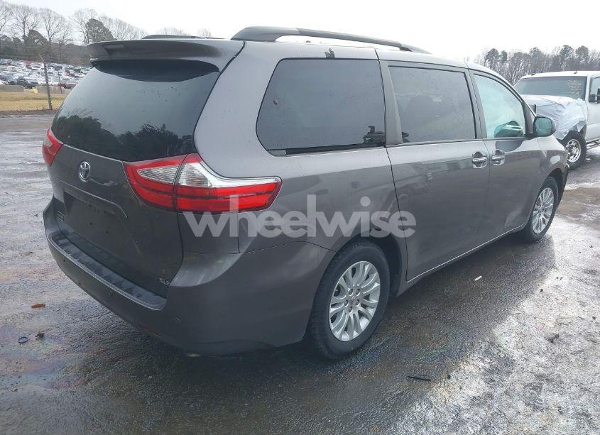 Photo 4 of 2017 Toyota Sienna XLE/LIMITED (VIN 5TDYZ3DC9HS875536)