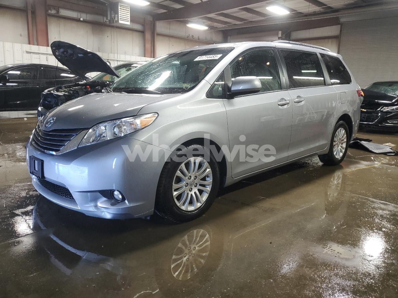 2017 TOYOTA SIENNA XLE (VIN 5TDYZ3DC9HS881966) main photo