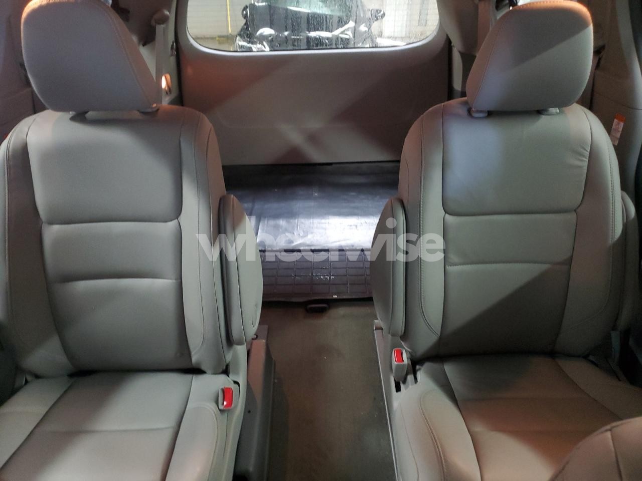 Photo 10 of 2017 TOYOTA SIENNA XLE (VIN 5TDYZ3DC9HS881966)