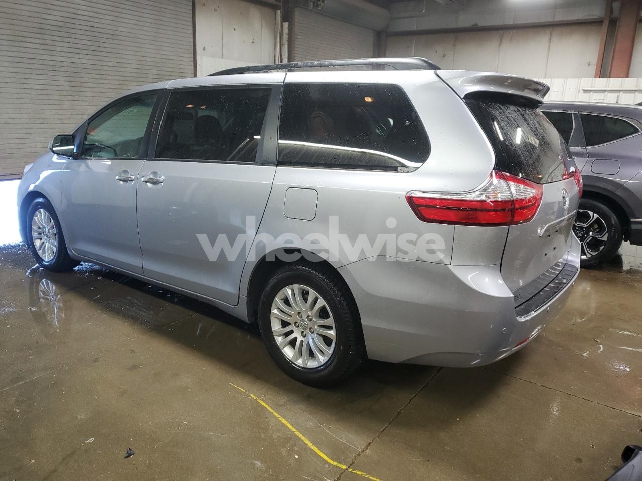 Photo 2 of 2017 TOYOTA SIENNA XLE (VIN 5TDYZ3DC9HS881966)