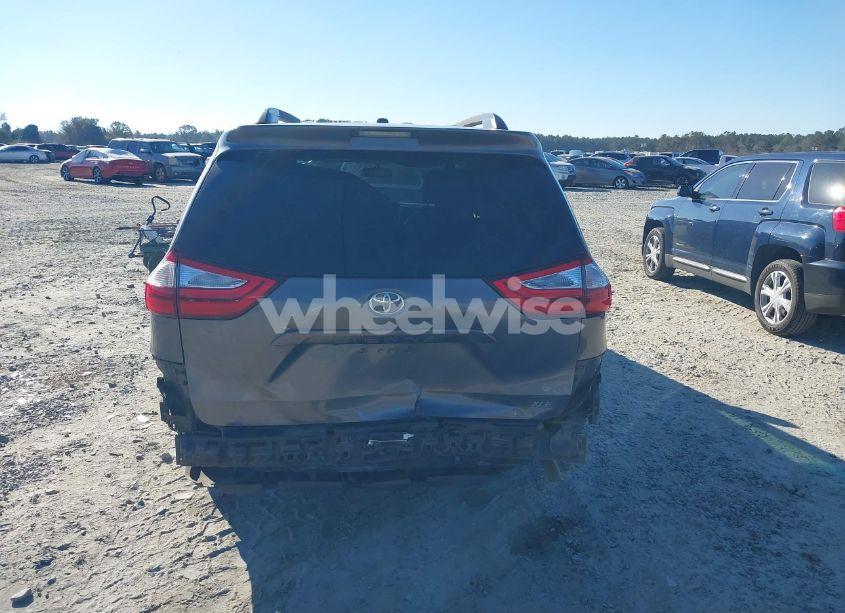 Photo 16 of 2017 Toyota Sienna XLE 8 PASSENGER (VIN 5TDYZ3DC9HS884432)