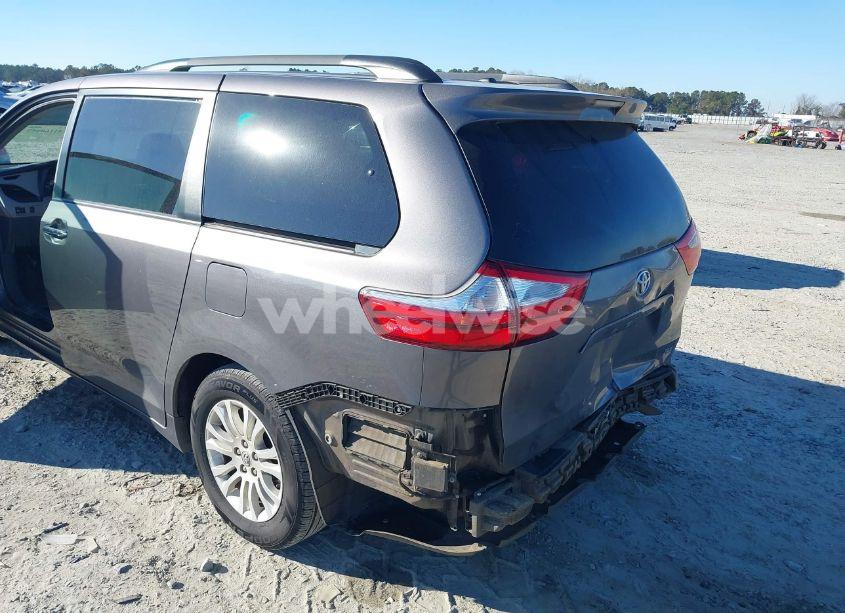 Photo 17 of 2017 Toyota Sienna XLE 8 PASSENGER (VIN 5TDYZ3DC9HS884432)