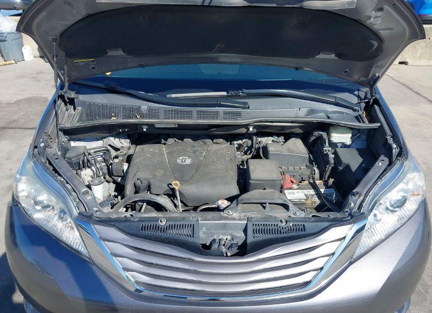 Photo 10 of 2017 Toyota Sienna XLE/LIMITED (VIN 5TDYZ3DC9HS886455)