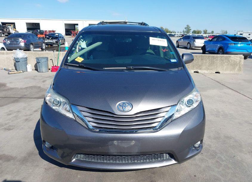 Photo 13 of 2017 Toyota Sienna XLE/LIMITED (VIN 5TDYZ3DC9HS886455)