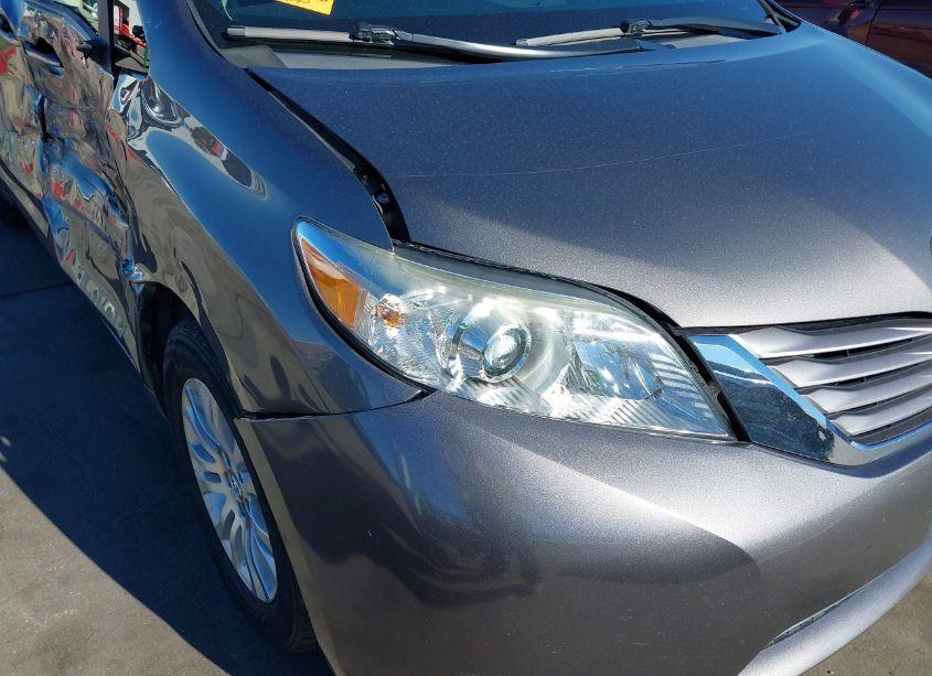 Photo 19 of 2017 Toyota Sienna XLE/LIMITED (VIN 5TDYZ3DC9HS886455)