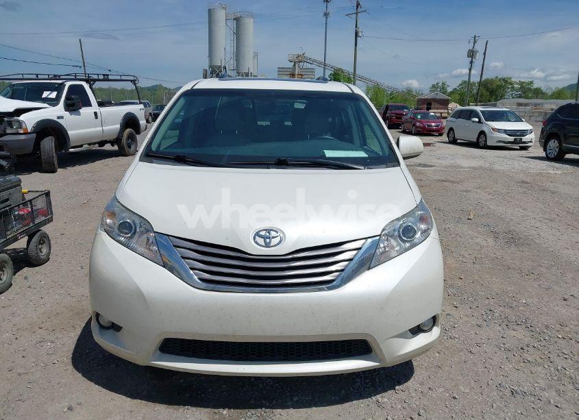 Photo 12 of 2017 Toyota Sienna XLE PREMIUM 8 PASSENGER (VIN 5TDYZ3DC9HS889730)
