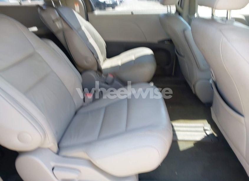 Photo 8 of 2017 Toyota Sienna XLE PREMIUM 8 PASSENGER (VIN 5TDYZ3DC9HS889730)