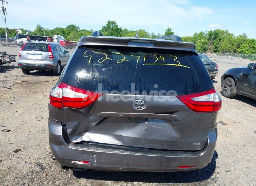 Photo 16 of 2018 Toyota Sienna XLE PREMIUM 8 PASSENGER (VIN 5TDYZ3DC9JS921680)