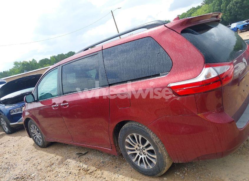 Photo 14 of 2018 Toyota Sienna XLE 8 PASSENGER (VIN 5TDYZ3DC9JS928080)