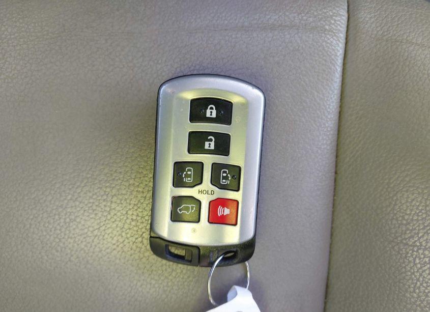 Photo 11 of 2019 Toyota Sienna XLE 8 PASSENGER (VIN 5TDYZ3DC9KS016986)