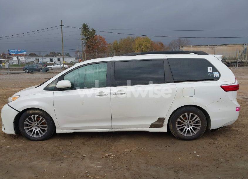 Photo 14 of 2019 Toyota Sienna XLE 8 PASSENGER (VIN 5TDYZ3DC9KS972744)