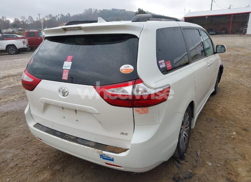 Photo 4 of 2019 Toyota Sienna XLE 8 PASSENGER (VIN 5TDYZ3DC9KS972744)