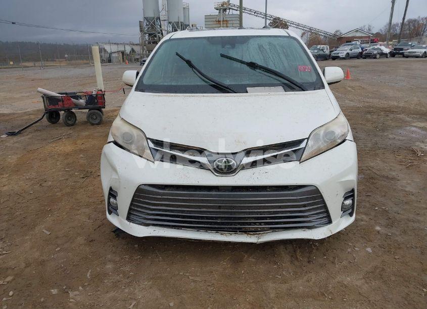 Photo 6 of 2019 Toyota Sienna XLE 8 PASSENGER (VIN 5TDYZ3DC9KS972744)