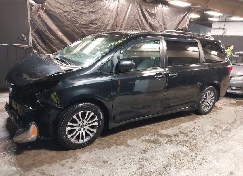 Photo 15 of 2019 Toyota Sienna XLE 8 PASSENGER (VIN 5TDYZ3DC9KS980228)