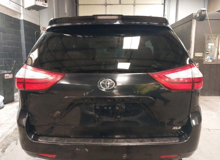 Photo 17 of 2019 Toyota Sienna XLE 8 PASSENGER (VIN 5TDYZ3DC9KS980228)