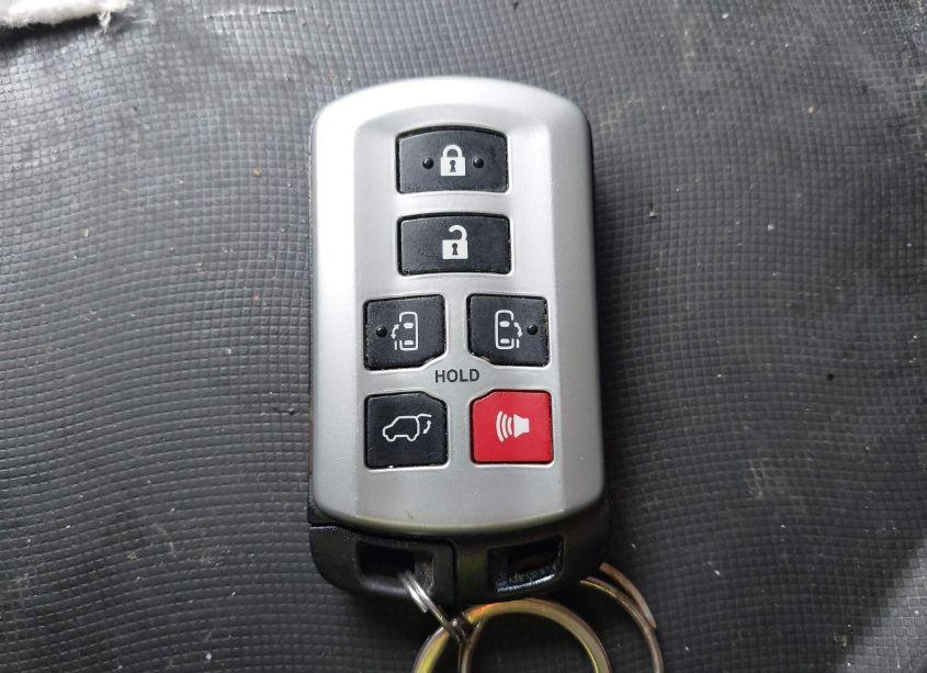 Photo 11 of 2019 Toyota Sienna XLE 8 PASSENGER (VIN 5TDYZ3DC9KS992654)