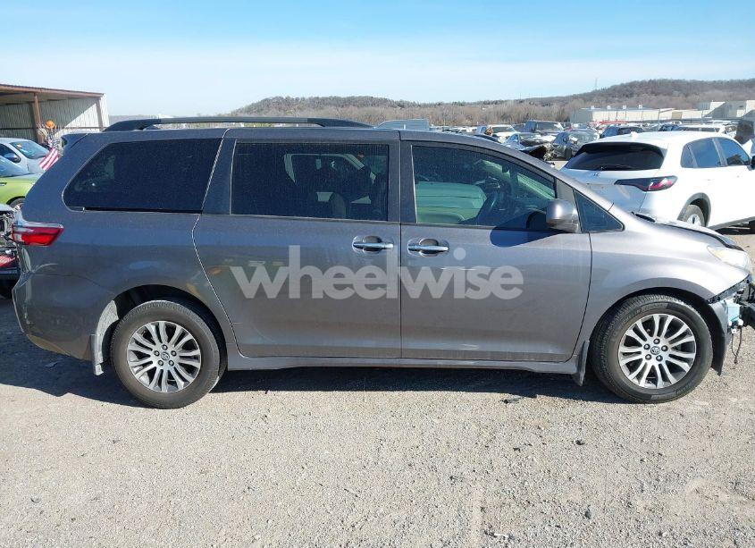 Photo 14 of 2020 Toyota Sienna XLE (VIN 5TDYZ3DC9LS049133)