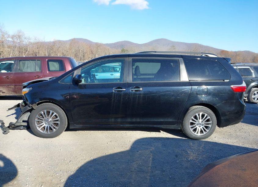 Photo 15 of 2020 Toyota Sienna XLE (VIN 5TDYZ3DC9LS056907)