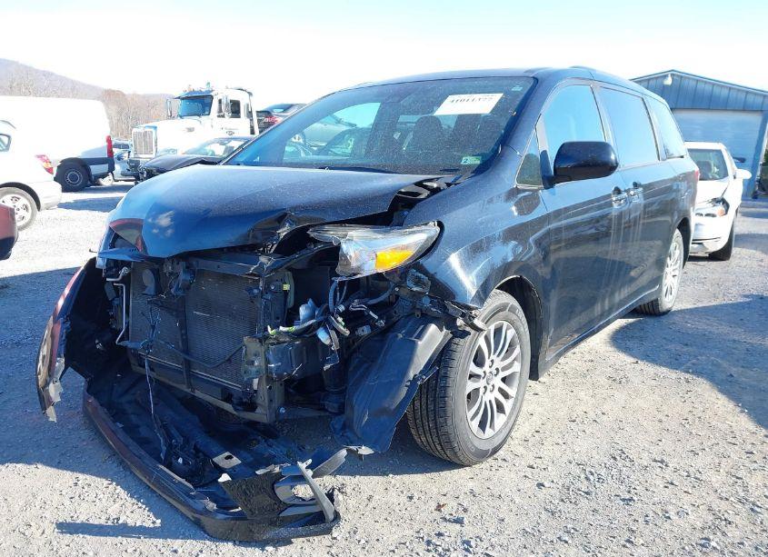 Photo 6 of 2020 Toyota Sienna XLE (VIN 5TDYZ3DC9LS056907)