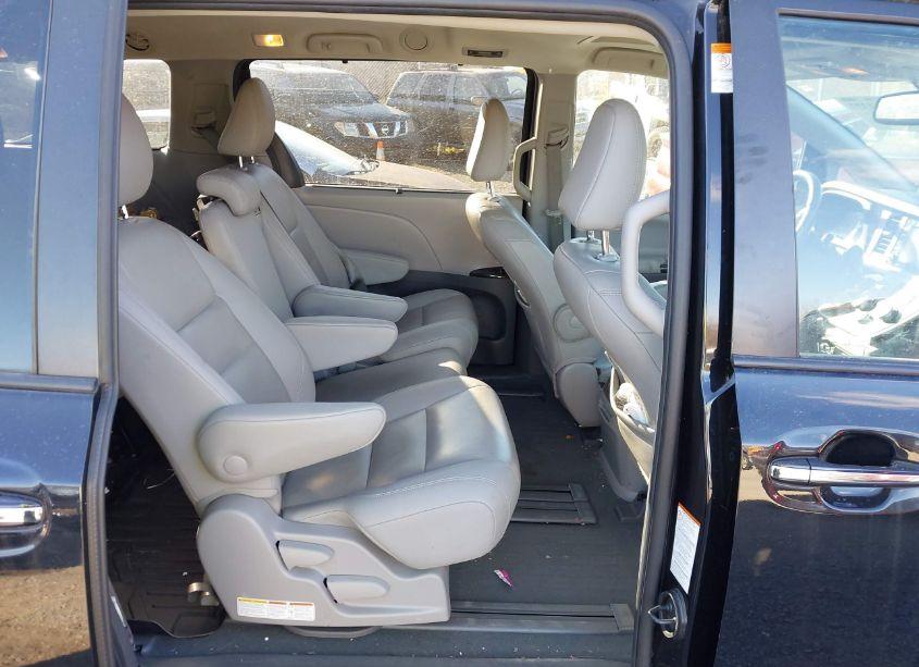 Photo 8 of 2020 Toyota Sienna XLE (VIN 5TDYZ3DC9LS056907)