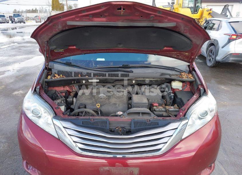 Photo 10 of 2017 Toyota Sienna XLE 8 PASSENGER (VIN 5TDYZ3DCXHS814325)