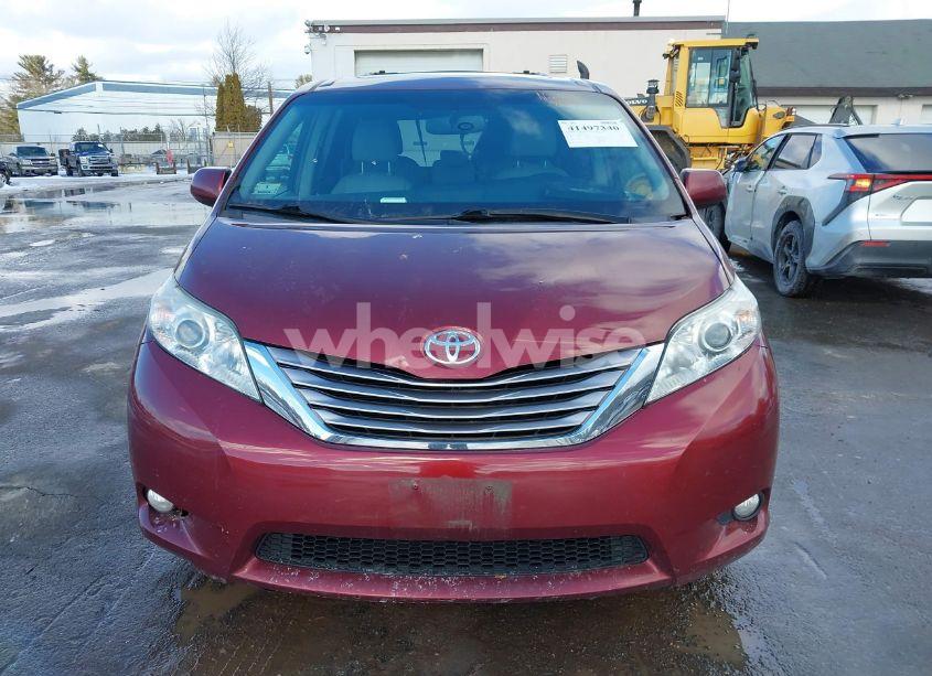 Photo 12 of 2017 Toyota Sienna XLE 8 PASSENGER (VIN 5TDYZ3DCXHS814325)