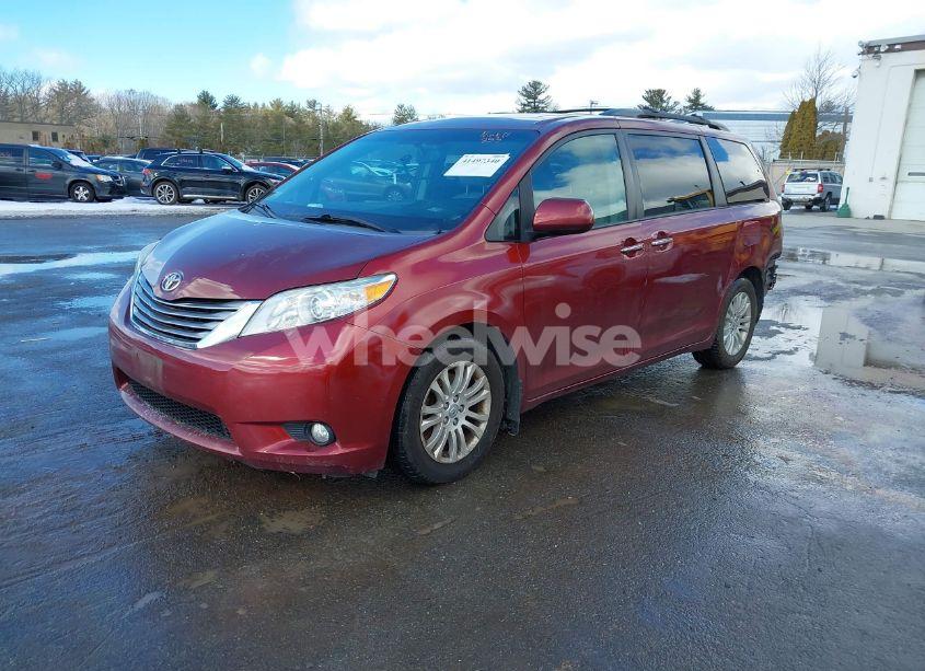 Photo 2 of 2017 Toyota Sienna XLE 8 PASSENGER (VIN 5TDYZ3DCXHS814325)