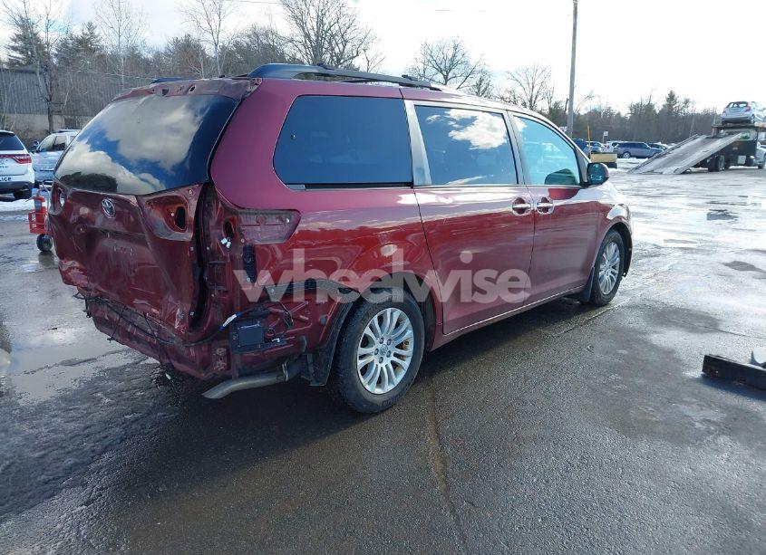 Photo 4 of 2017 Toyota Sienna XLE 8 PASSENGER (VIN 5TDYZ3DCXHS814325)