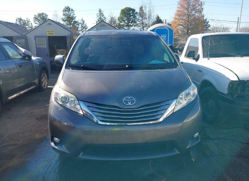 Photo 12 of 2017 Toyota Sienna XLE/LIMITED (VIN 5TDYZ3DCXHS872578)