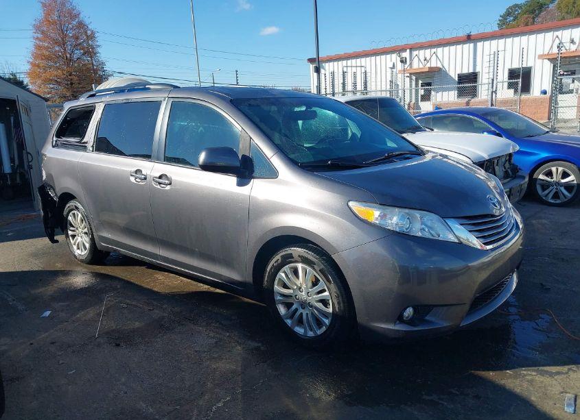 Photo 13 of 2017 Toyota Sienna XLE/LIMITED (VIN 5TDYZ3DCXHS872578)