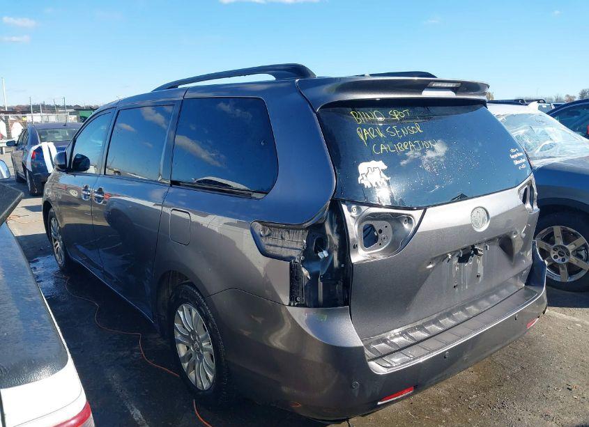 Photo 14 of 2017 Toyota Sienna XLE/LIMITED (VIN 5TDYZ3DCXHS872578)