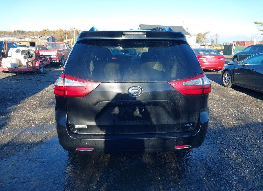 Photo 16 of 2017 Toyota Sienna XLE 8 PASSENGER (VIN 5TDYZ3DCXHS880535)