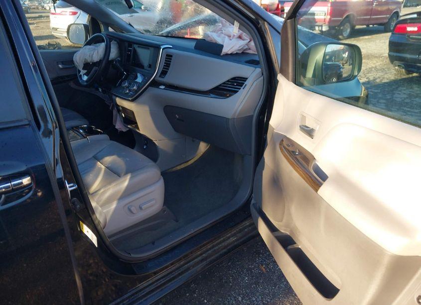 Photo 5 of 2017 Toyota Sienna XLE 8 PASSENGER (VIN 5TDYZ3DCXHS880535)