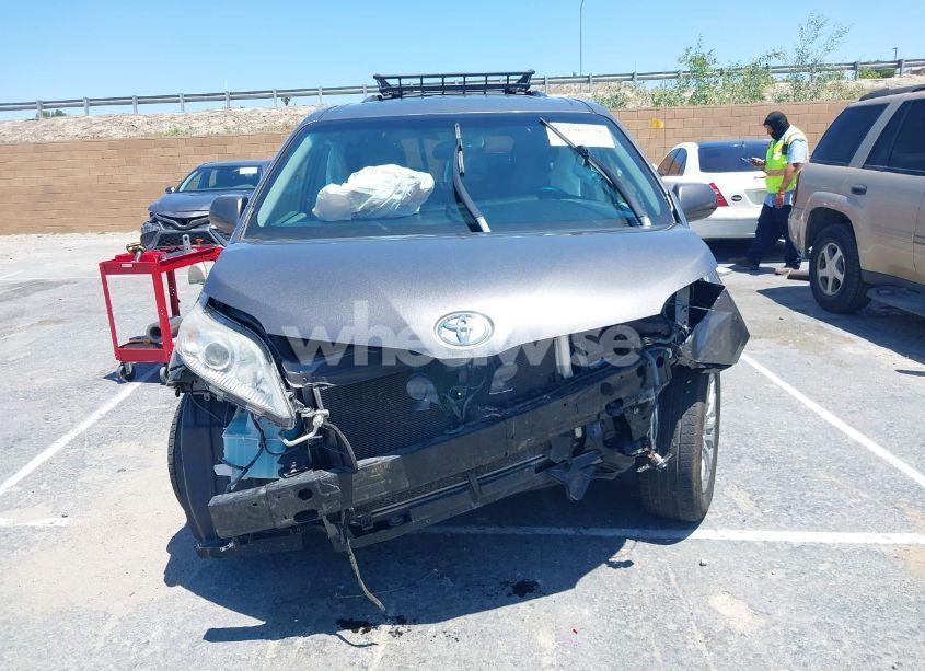 Photo 12 of 2017 Toyota Sienna XLE 8 PASSENGER (VIN 5TDYZ3DCXHS895701)