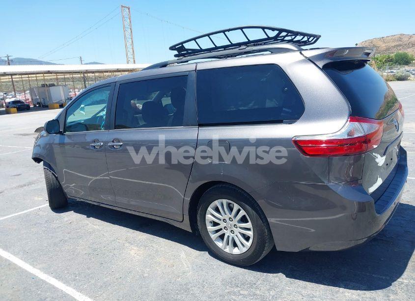 Photo 14 of 2017 Toyota Sienna XLE 8 PASSENGER (VIN 5TDYZ3DCXHS895701)