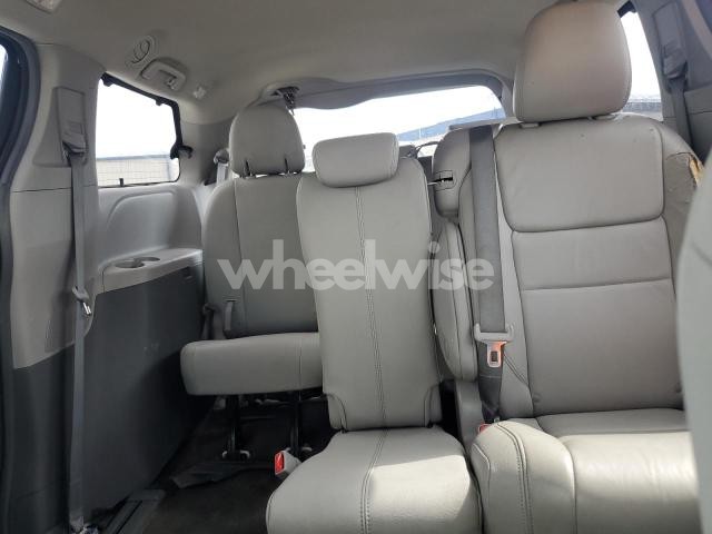 Photo 11 of 2018 TOYOTA SIENNA XLE (VIN 5TDYZ3DCXJS957359)