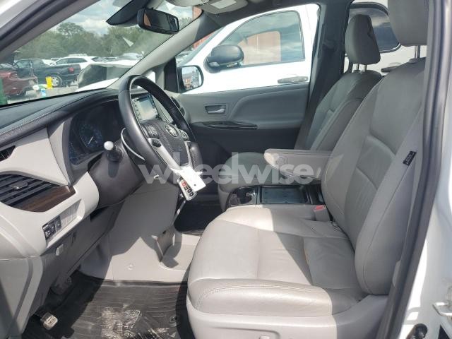 Photo 13 of 2018 TOYOTA SIENNA XLE (VIN 5TDYZ3DCXJS957359)