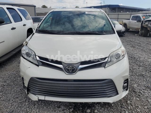 Photo 2 of 2018 TOYOTA SIENNA XLE (VIN 5TDYZ3DCXJS957359)