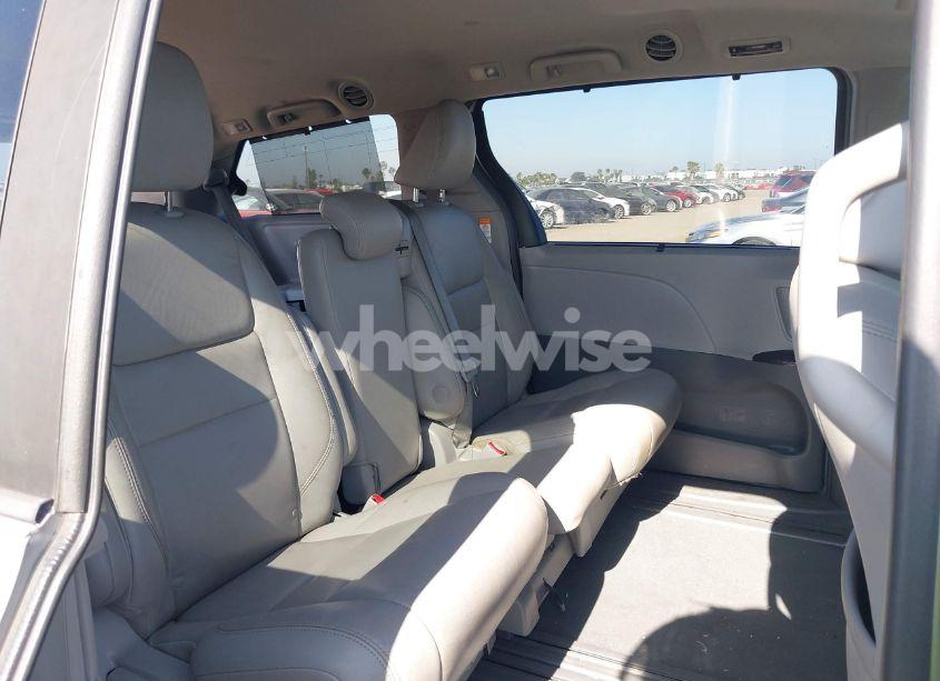 Photo 8 of 2019 Toyota Sienna XLE 8 PASSENGER (VIN 5TDYZ3DCXKS998690)