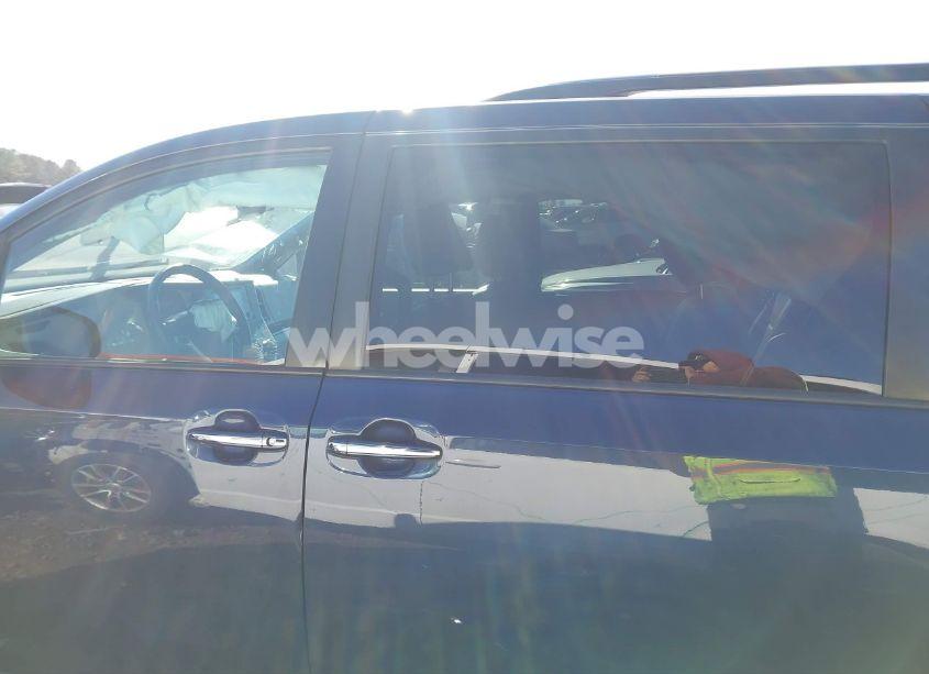 Photo 15 of 2020 Toyota Sienna XLE (VIN 5TDYZ3DCXLS072498)