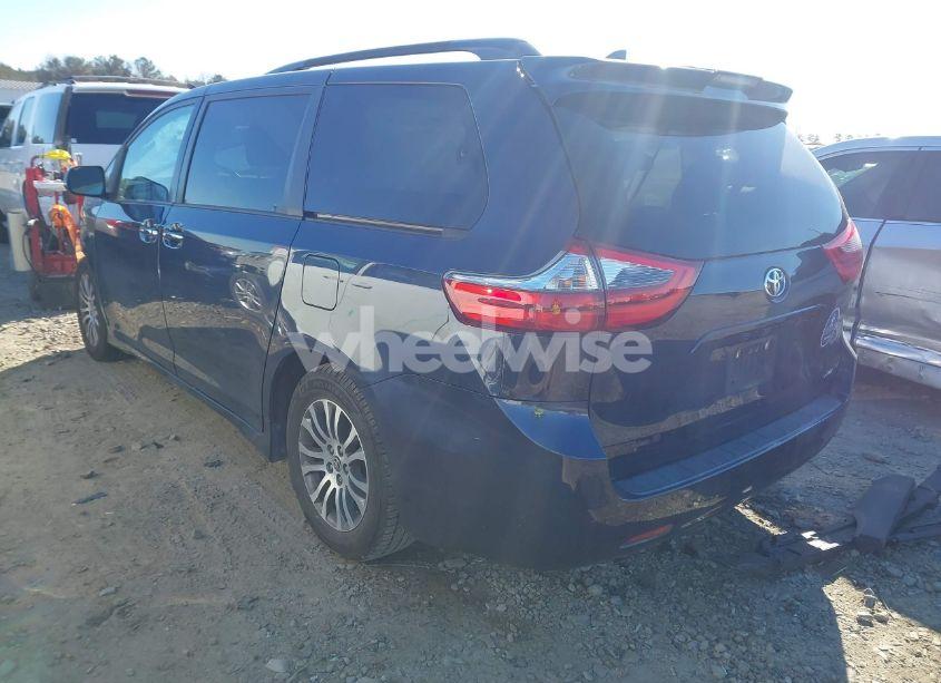Photo 3 of 2020 Toyota Sienna XLE (VIN 5TDYZ3DCXLS072498)