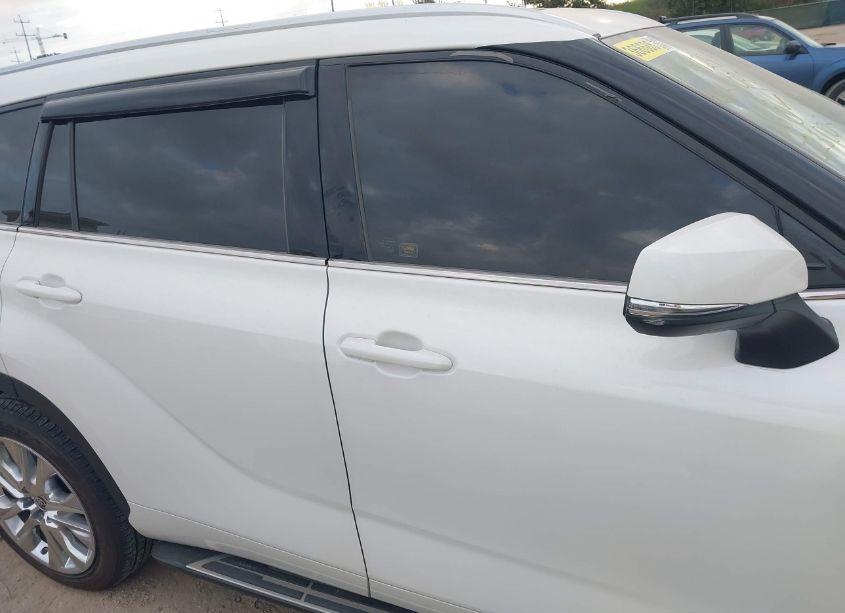 Photo 13 of 2020 Toyota Highlander LIMITED (VIN 5TDYZRAH2LS023007)